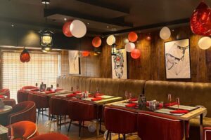 This is @crossoverrestaurant Our Services •Breakfast •Lunch DinnerContinental African•Pas 1