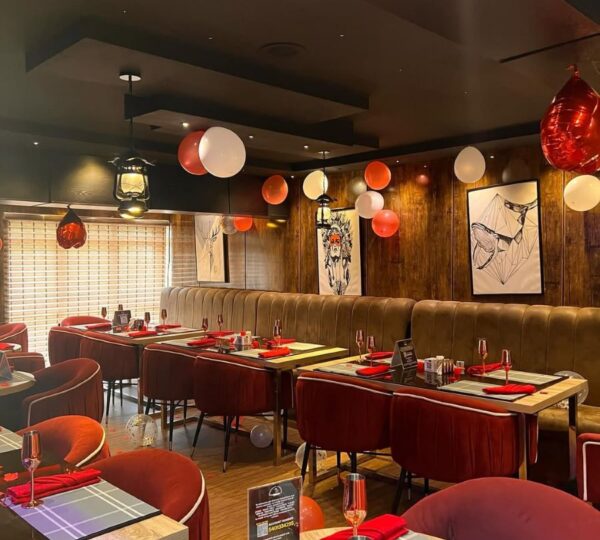 This is @crossoverrestaurant Our Services •Breakfast •Lunch DinnerContinental African•Pas 1