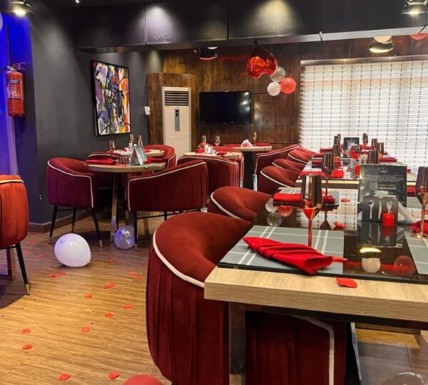 This is @crossoverrestaurant Our Services •Breakfast •Lunch DinnerContinental African•Pas 3