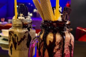 Whos favorite•📍3 Cairo Crescent Wuse 2 Abuja. Call WhatsApp 08168840885•crossoverrestauranta